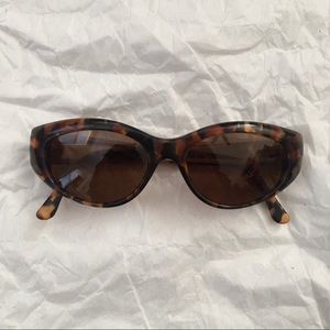 vintage fendi sunglasses w. original case